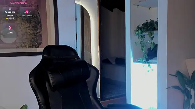 Snapshot of CherryyBrrr1 chatting on 12/04/25, 02:10 CherryyBrrr1 online show from 12/04/25, 02:10