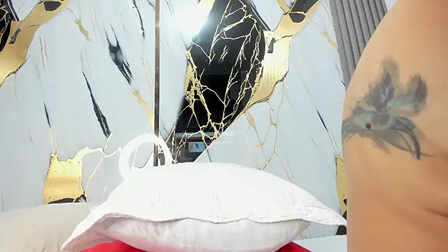 Snapshot of sophiee_evanss_ chatting on 02/21/25, 10:07 sophiee evanss online show from 02/21/25, 10:07