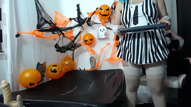 Niuk mei online show from 10/26/25, 01:17