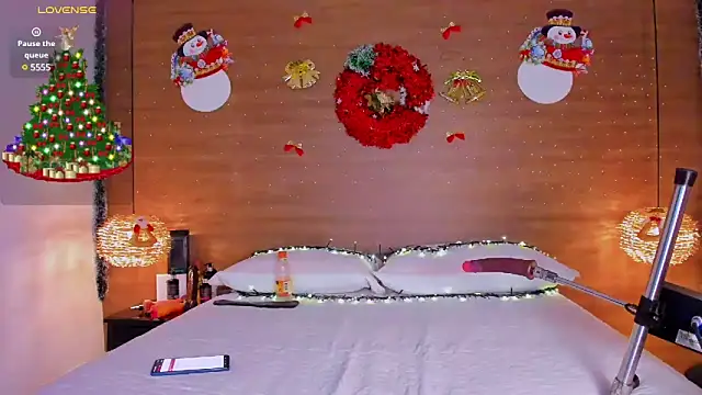 Snapshot of gisellove1 chatting on 12/30/24, 04:20 gisellove1 online show from 12/30/24, 04:20