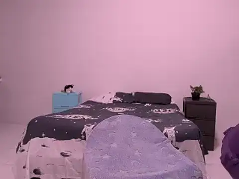 Snapshot of isabella_tasty25 chatting on 11/27/25, 04:09 isabella tasty25 online show from 11/27/25, 04:09