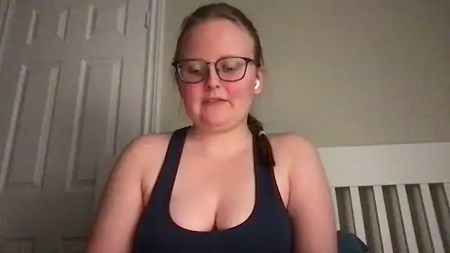 Snapshot of lexie_lilacs chatting on 01/22/25, 02:48 lexie lilacs online show from 01/22/25, 02:48