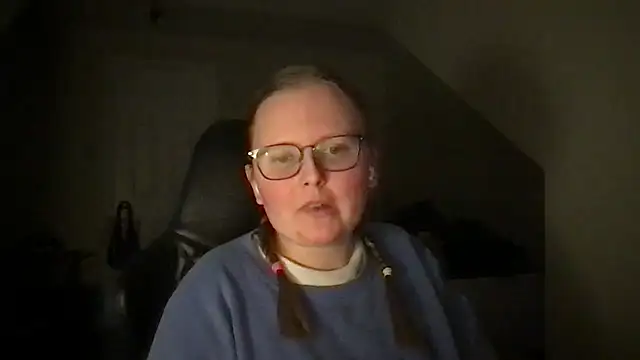 Snapshot of lexie_lilacs chatting on 02/17/25, 04:31 lexie lilacs online show from 02/17/25, 04:31