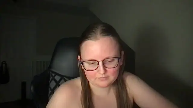 Snapshot of lexie_lilacs chatting on 02/18/25, 03:42 lexie lilacs online show from 02/18/25, 03:42