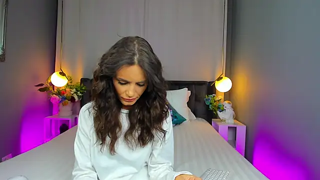 CarlaWhite online show from 10/02/25, 03:35