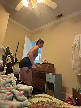 Snapshot of HotMessStilltheBest chatting on 11/07/25, 07:03 HotMessStilltheBest online show from 11/07/25, 07:03