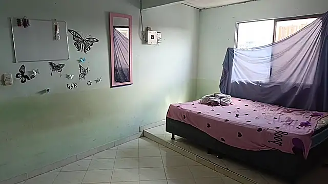 Snapshot of luxandracon23 chatting on 02/12/25, 07:13 luxandracon23 online show from 02/12/25, 07:13