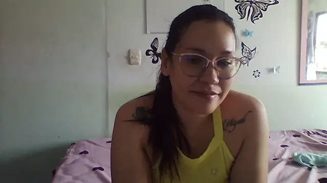 Snapshot of luxandracon23 chatting on 02/22/25, 01:46 luxandracon23 online show from 02/22/25, 01:46