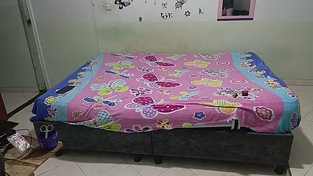 Snapshot of luxandracon23 chatting on 02/25/25, 10:58 luxandracon23 online show from 02/25/25, 10:58