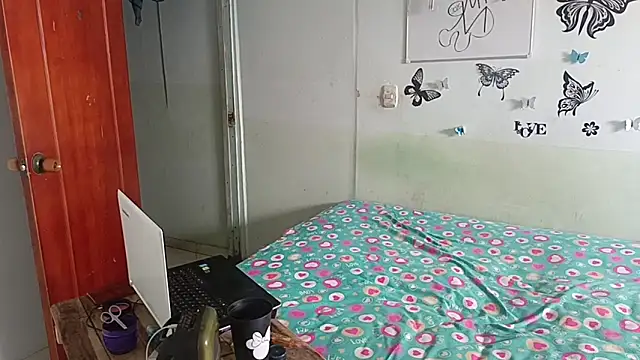 Snapshot of luxandracon23 chatting on 03/19/25, 12:56 luxandracon23 online show from 03/19/25, 12:56