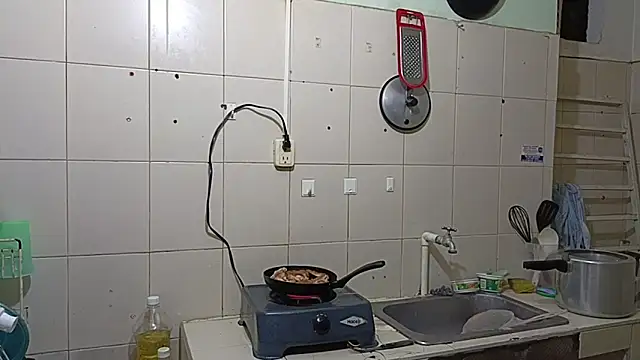 Snapshot of luxandracon23 chatting on 03/19/25, 04:02 luxandracon23 online show from 03/19/25, 04:02