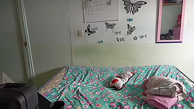 Snapshot of luxandracon23 chatting on 03/20/25, 07:25 luxandracon23 online show from 03/20/25, 07:25