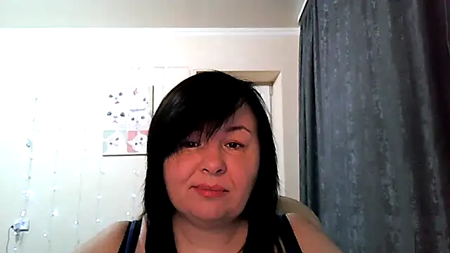 Snapshot of EmiliaLooo chatting on 06/05/26, 03:57 EmiliaLooo online show from 06/05/26, 03:57