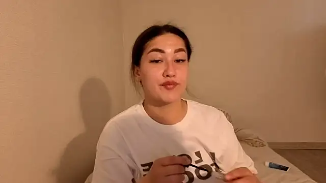 Aria Blisss online show from 05/28/26, 01:25