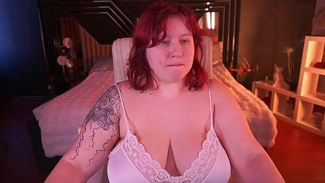 LiliyaMoon online show from 12/16/25, 07:46