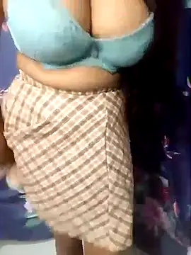 Snapshot of Thinaya chatting on 02/17/25, 07:37 Thinaya online show from 02/17/25, 07:37