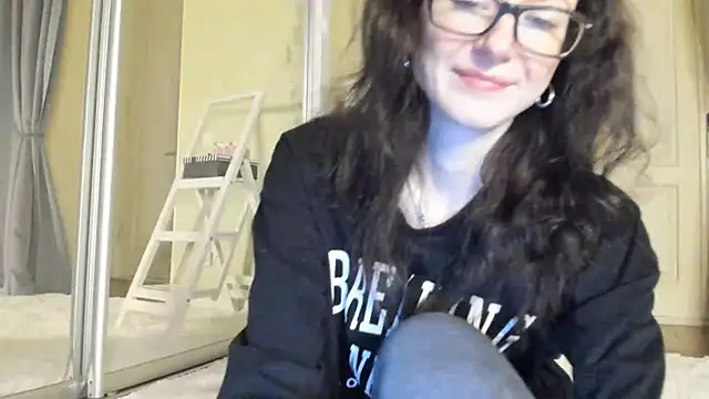 Snapshot of Baby_Jewel chatting on 02/06/25, 11:10 Baby Jewel online show from 02/06/25, 11:10