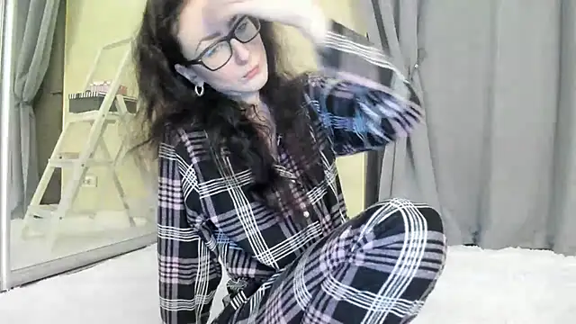 Snapshot of Baby_Jewel chatting on 09/13/25, 10:15 Baby Jewel online show from 09/13/25, 10:15