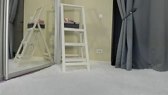 Snapshot of Baby_Jewel chatting on 10/02/25, 10:11 Baby Jewel online show from 10/02/25, 10:11