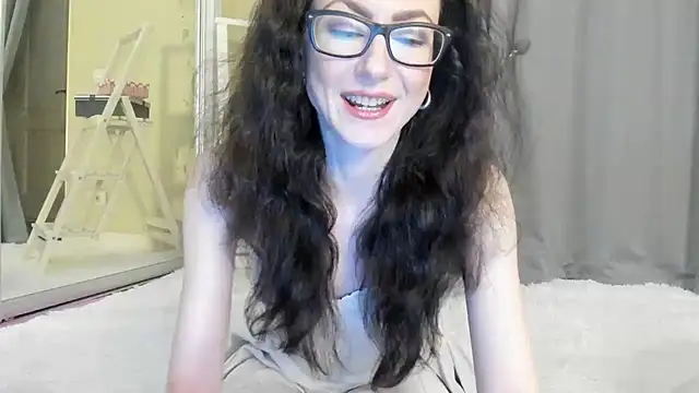 Snapshot of Baby_Jewel chatting on 10/04/25, 10:24 Baby Jewel online show from 10/04/25, 10:24