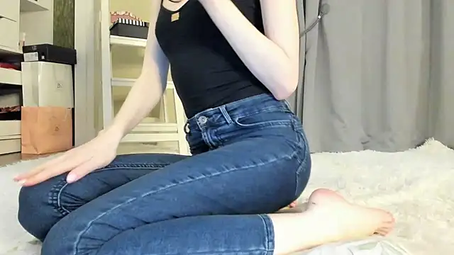 Snapshot of Baby_Jewel chatting on 10/19/25, 10:16 Baby Jewel online show from 10/19/25, 10:16