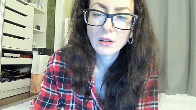 Snapshot of Baby_Jewel chatting on 10/22/25, 10:15 Baby Jewel online show from 10/22/25, 10:15