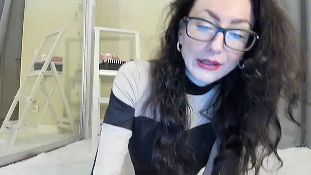 Snapshot of Baby_Jewel chatting on 10/25/25, 10:12 Baby Jewel online show from 10/25/25, 10:12