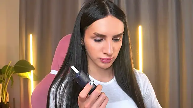 Kim Oberlin  online show from 11/14/25, 04:06