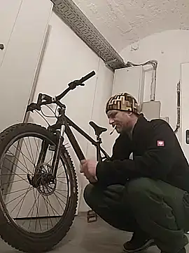 Gilgamesch1704 online show from 02/09/25, 04:50