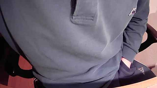 Snapshot of maxdoingthings chatting on 01/26/25, 04:20 maxdoingthings online show from 01/26/25, 04:20