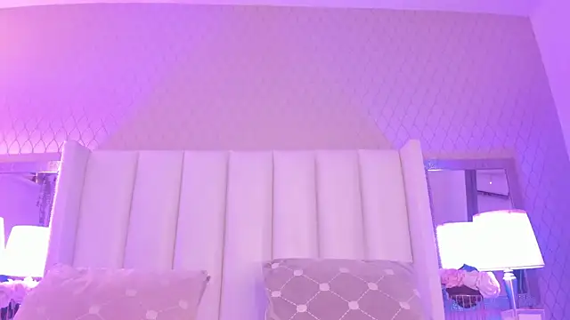 SophiaSmiiths  online show from 12/13/25, 08:58