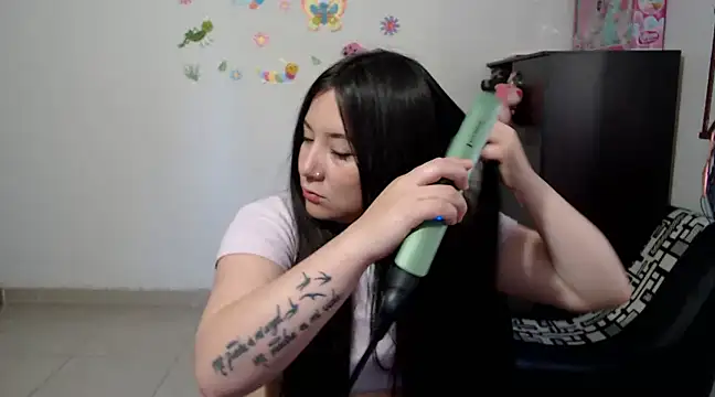 Snapshot of allison_11p chatting on 12/20/24, 11:54 allison 11p online show from 12/20/24, 11:54