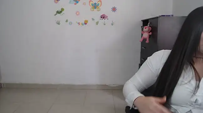 Snapshot of allison_11p chatting on 01/04/25, 03:39 allison 11p online show from 01/04/25, 03:39