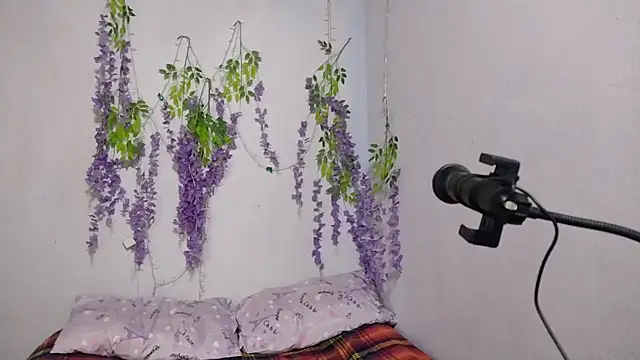 Snapshot of yazforeSolo chatting on 09/22/25, 02:08 yazforeSolo online show from 09/22/25, 02:08