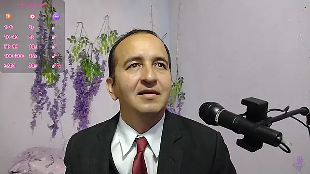 Snapshot of yazforeSolo chatting on 09/27/25, 03:17 yazforeSolo online show from 09/27/25, 03:17