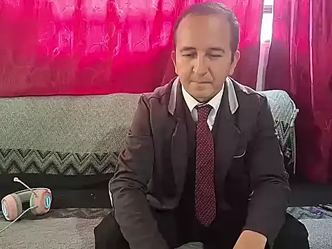 Snapshot of yazforeSolo chatting on 09/29/25, 01:49 yazforeSolo online show from 09/29/25, 01:49