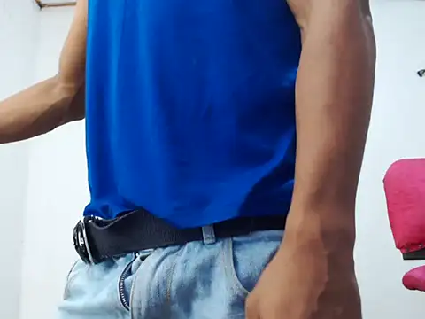 Snapshot of fernandez_latinblackk chatting on 01/21/25, 05:05 fernandez latinblackk online show from 01/21/25, 05:05