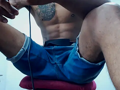 Snapshot of fernandez_latinblackk chatting on 01/22/25, 05:17 fernandez latinblackk online show from 01/22/25, 05:17