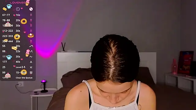 Snapshot of Sweet_Evva chatting on 11/30/25, 02:43 Sweet Evva online show from 11/30/25, 02:43