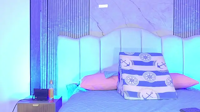 Sofia martiin online show from 12/21/25, 03:13