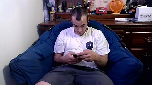 Snapshot of ScubaStevex chatting on 02/09/25, 06:11 ScubaStevex online show from 02/09/25, 06:11