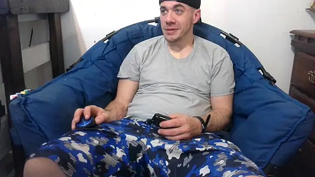 Snapshot of ScubaStevex chatting on 02/20/25, 04:03 ScubaStevex online show from 02/20/25, 04:03