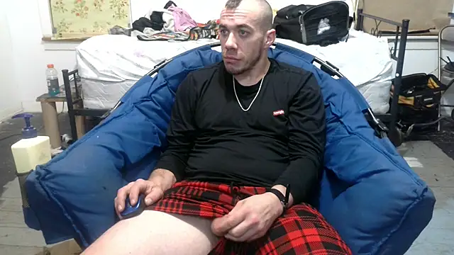 Snapshot of ScubaStevex chatting on 02/25/25, 06:25 ScubaStevex online show from 02/25/25, 06:25