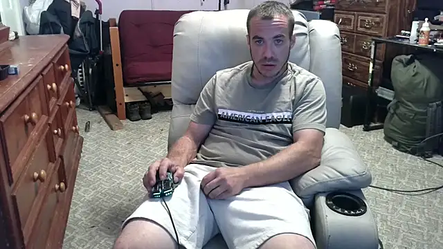 Snapshot of ScubaStevex chatting on 09/24/25, 02:37 ScubaStevex online show from 09/24/25, 02:37