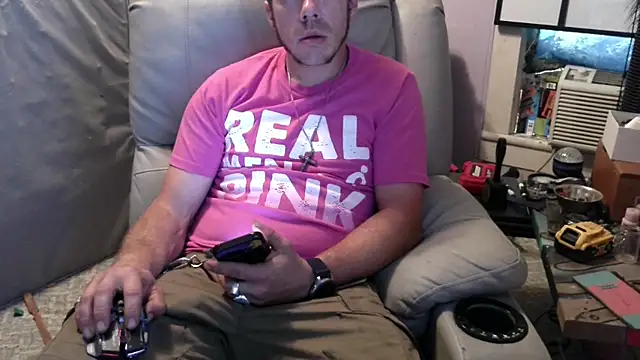 Snapshot of ScubaStevex chatting on 10/08/25, 02:36 ScubaStevex online show from 10/08/25, 02:36