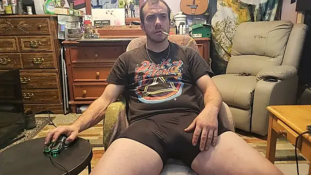 Snapshot of ScubaStevex chatting on 01/11/26, 03:39 ScubaStevex online show from 01/11/26, 03:39