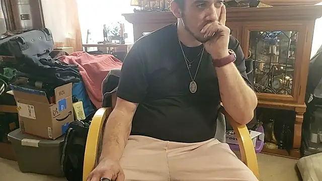 Snapshot of ScubaStevex chatting on 03/06/26, 04:25 ScubaStevex online show from 03/06/26, 04:25