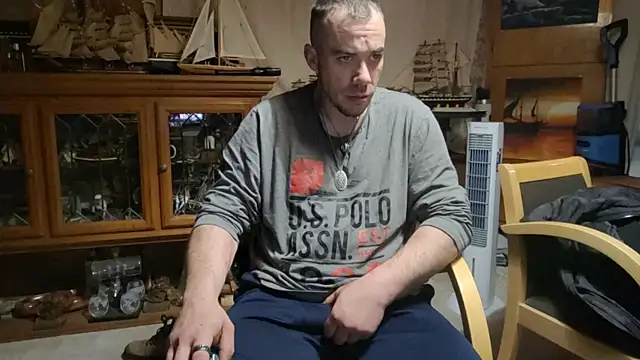 Snapshot of ScubaStevex chatting on 04/13/26, 12:38 ScubaStevex online show from 04/13/26, 12:38