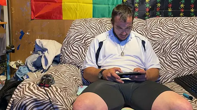 Snapshot of ScubaStevex chatting on 06/23/26, 06:33 ScubaStevex online show from 06/23/26, 06:33