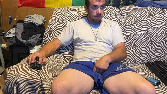 Snapshot of ScubaStevex chatting on 06/26/26, 01:59 ScubaStevex online show from 06/26/26, 01:59